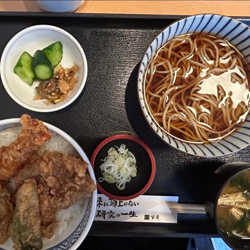 海老舞茸天丼そばセット(温)(峰亀 平野店)