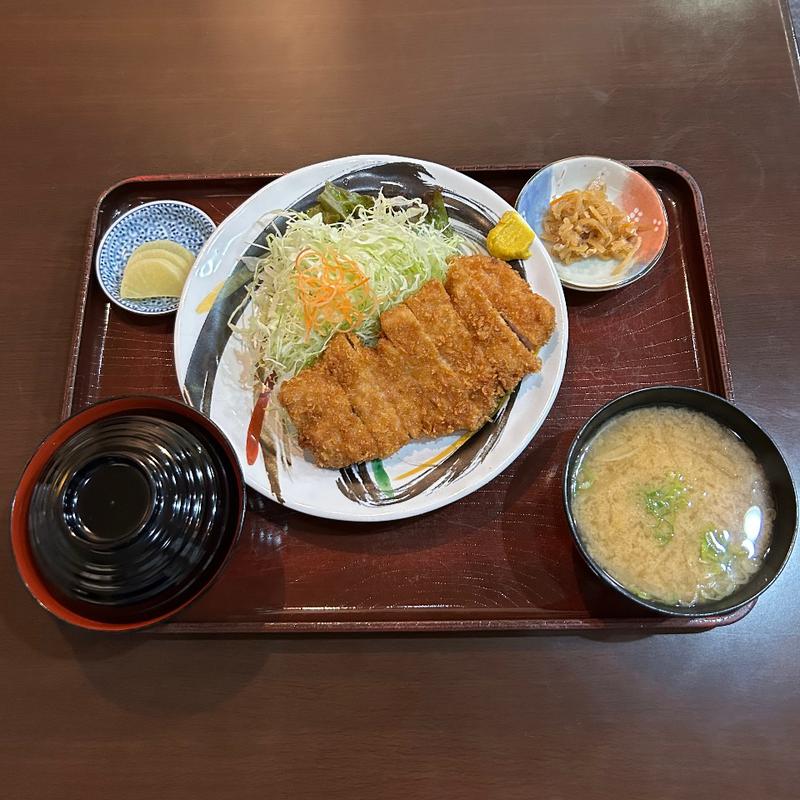 ロースかつ定食(かつ栄 )