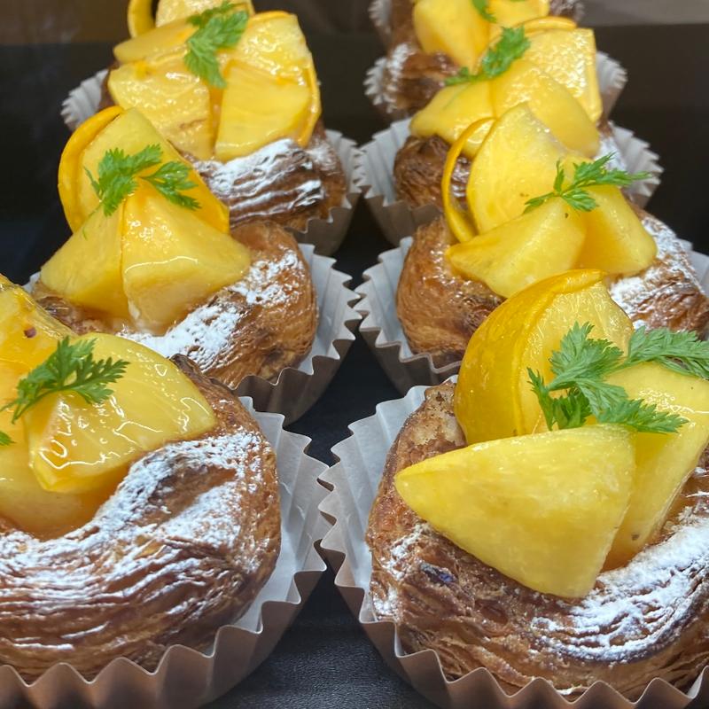 柿デニッシュ(DE・NI デニッシュ専門店&コーヒースタンド)