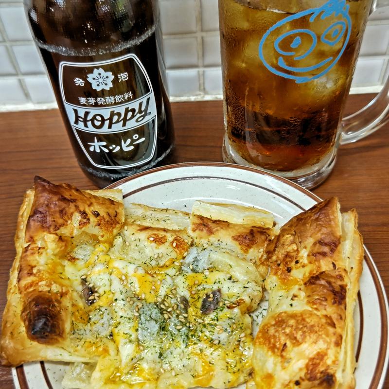 しらすとアンチョビのパイピザ(大衆食堂2.0 とぽす)