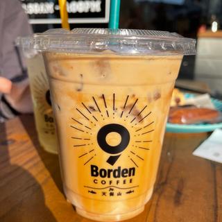 カフェラテ(9 Borden Coffee)