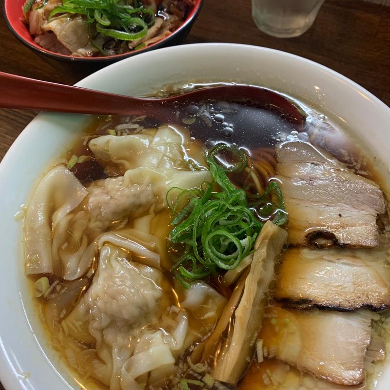 黒ワンタン　チャーシュー麺(中華そば　カリフォルニア)