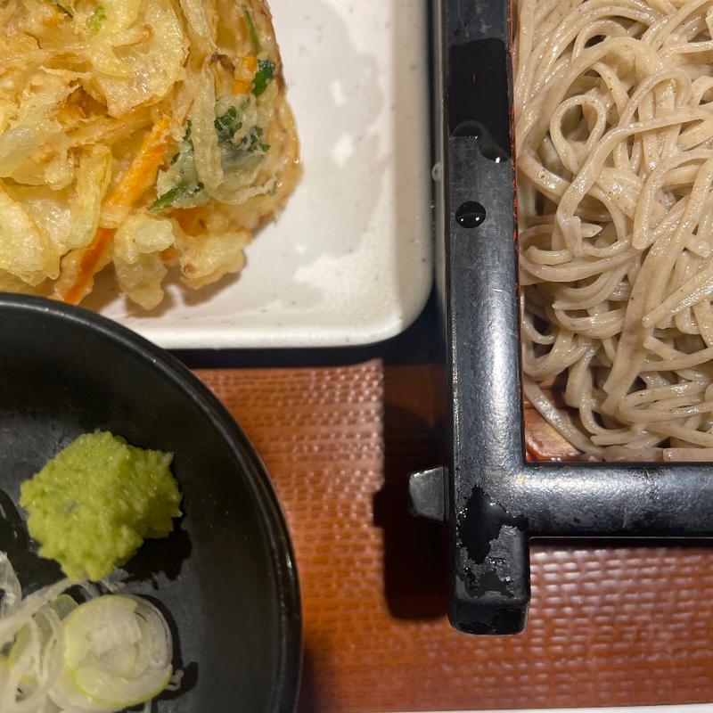 助六かき揚げ枡もりそば(江戸切り 助六そば ぬる燗佐藤)