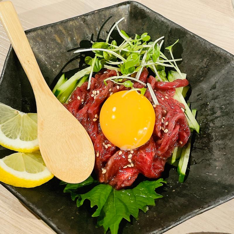 馬刺しユッケ(居酒屋 写楽)