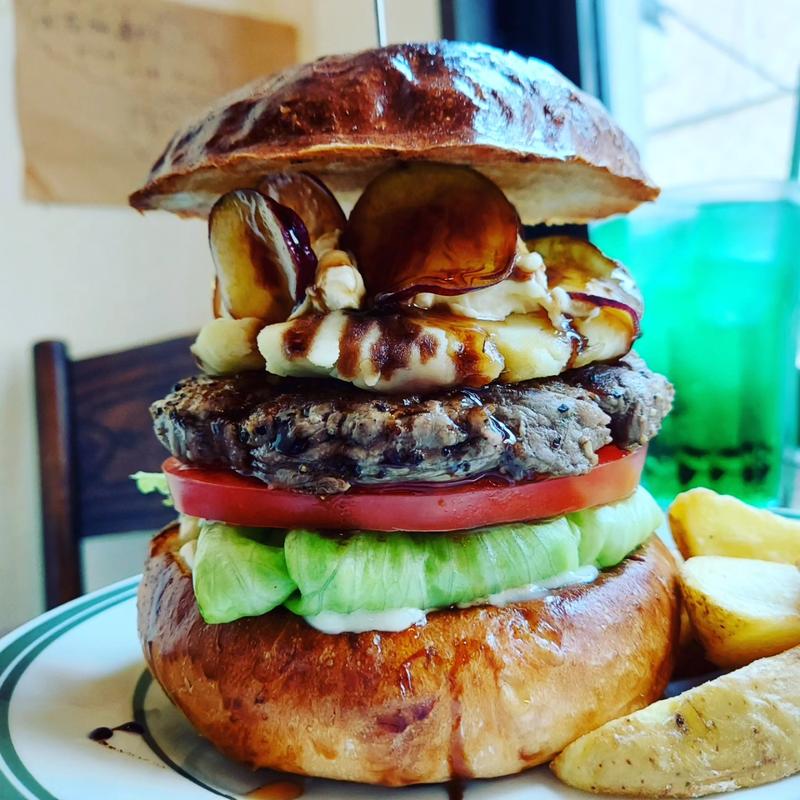 スイートハニーマスカルポーネチーズバーガー(ザ マンチーズ バーガーワークス （THE MUNCHIES BURGER WORKS）)