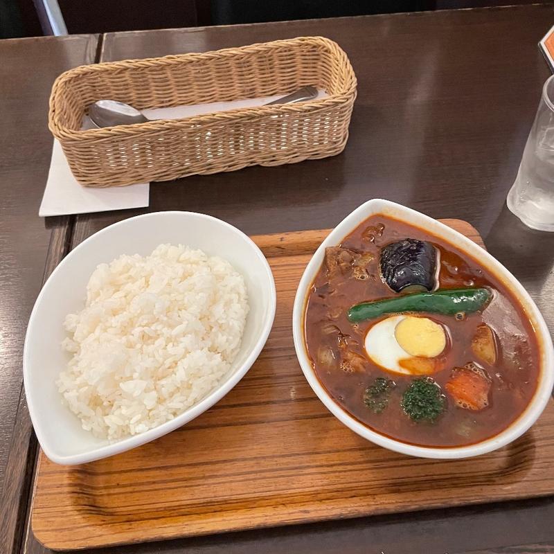 ビーフ　スープカレー黒(鴻オオドリー 神田駿河台店)