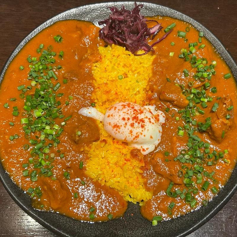 あいがけ2種（牛すじ、角煮）(大衆スパイスカレー食堂 つもくりカレー)