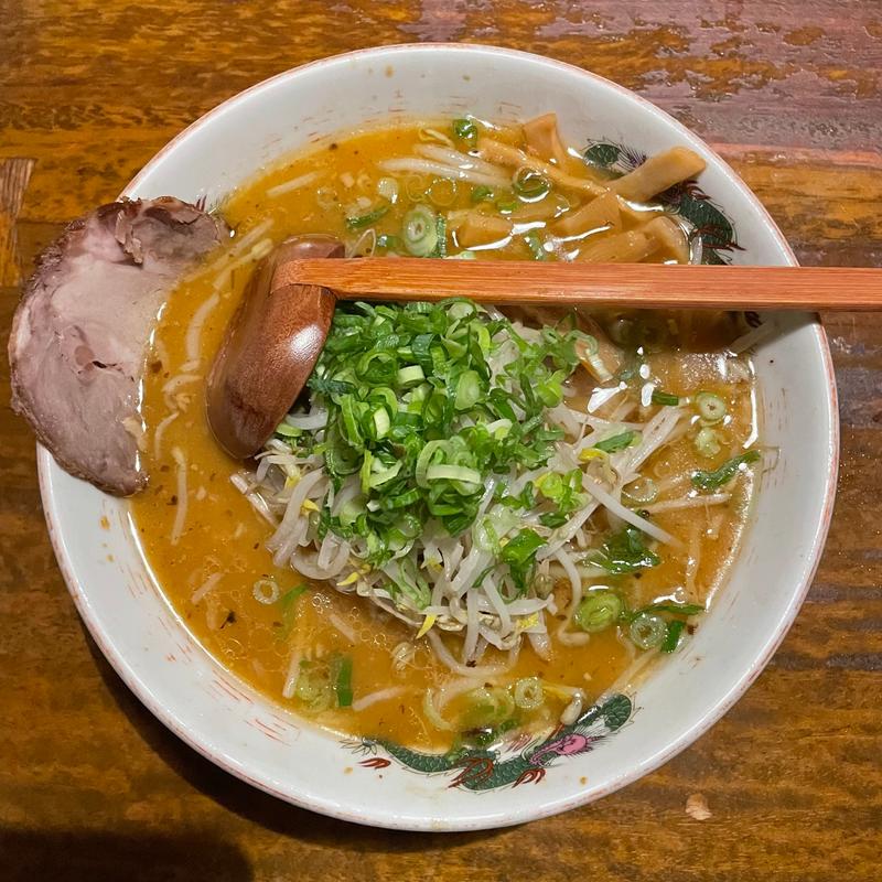 (白蓮 （びゃくれん）)