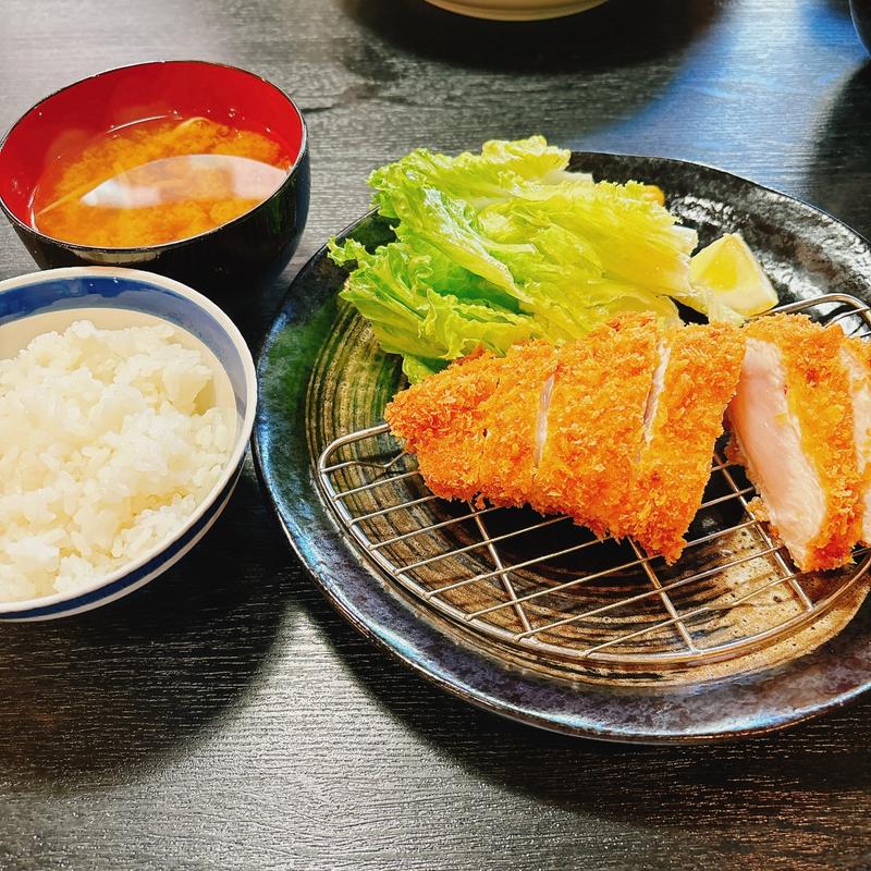 大山地鶏のムネ肉レアカツ定食(どんどん別館)