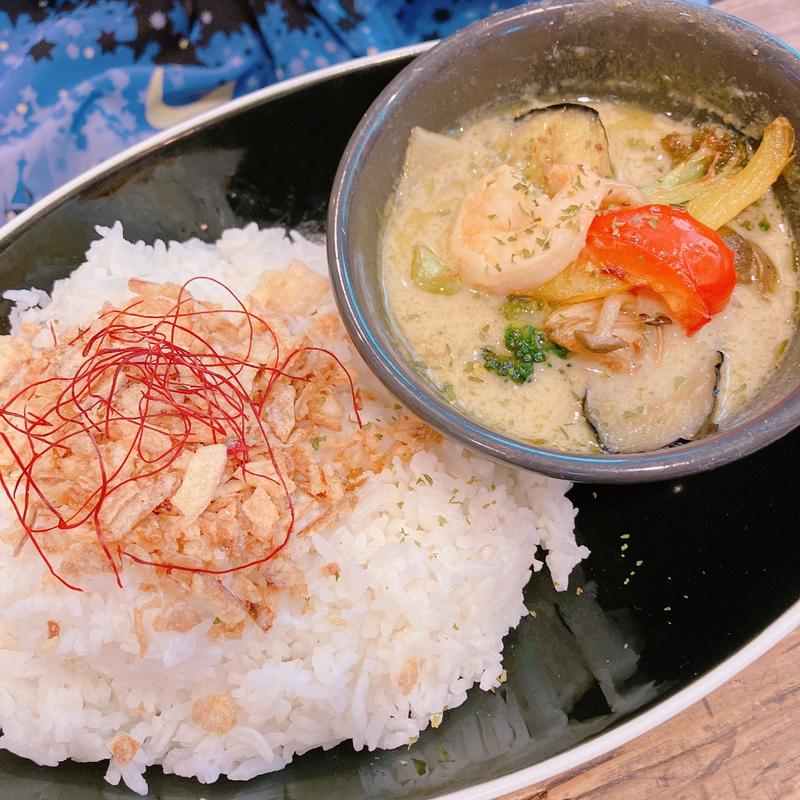 海老とチキンのグリーンカレー(DJANGO BANQUET)