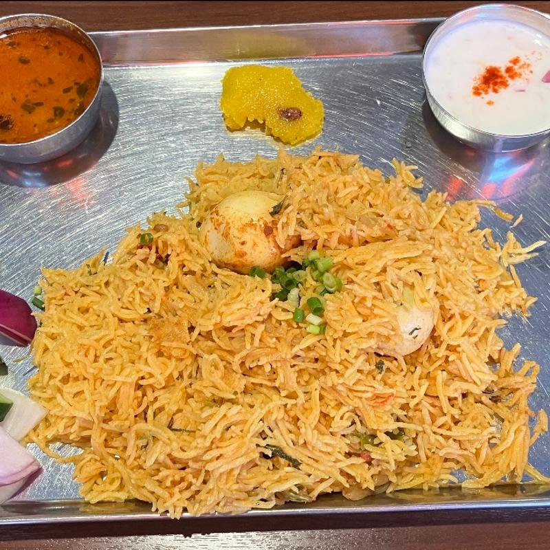 エッグビリヤニ(ナンディニ 虎ノ門)