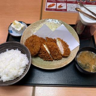 カニコロ定食(チーズメンチ)(とんかつ かつ圀屋)