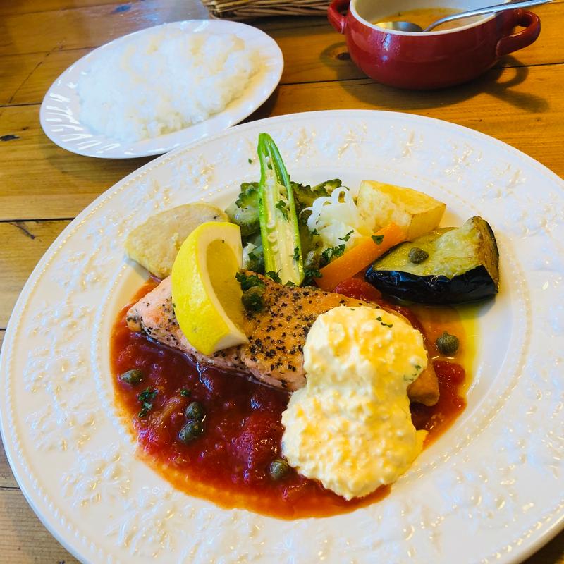 サーモンのムニエル トマトソース&タルタルレモン(洋食屋 青空 （ヨウリョクヤ アオゾラ）)