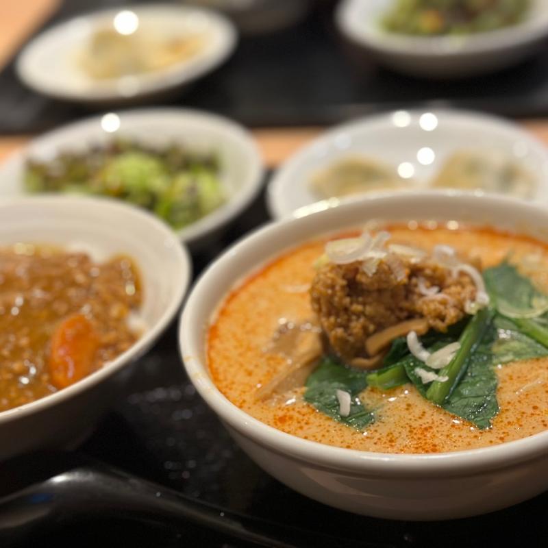 ミニ坦々麺と半カレーのセット(優優)