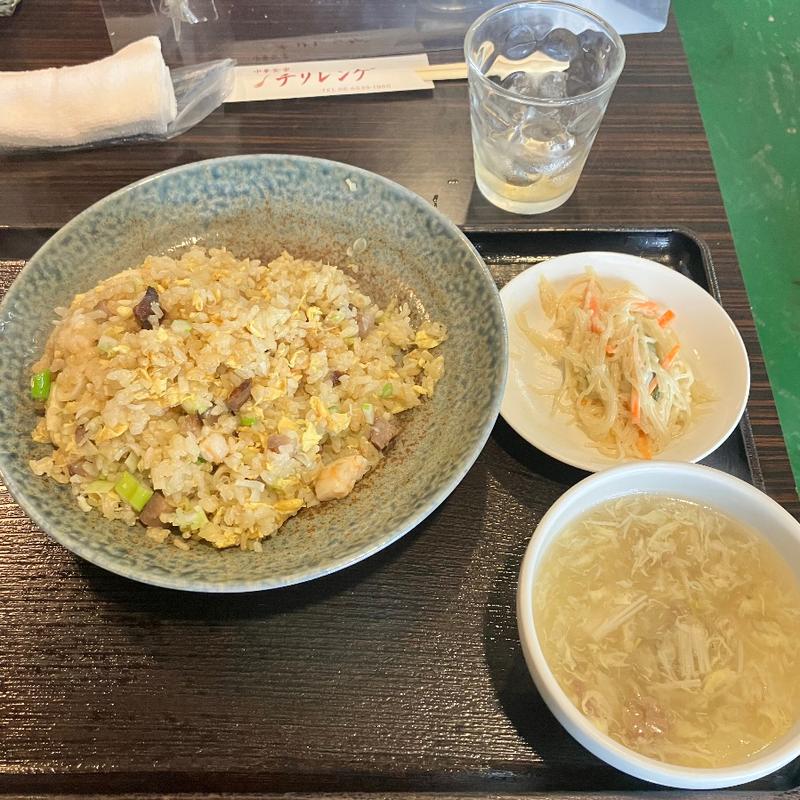 炒飯定食(チリレンゲ )