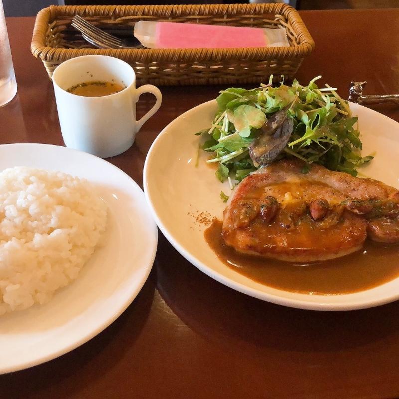 スパイスが香るハーブ三元豚とドライアップルのロースト(フルーリー)