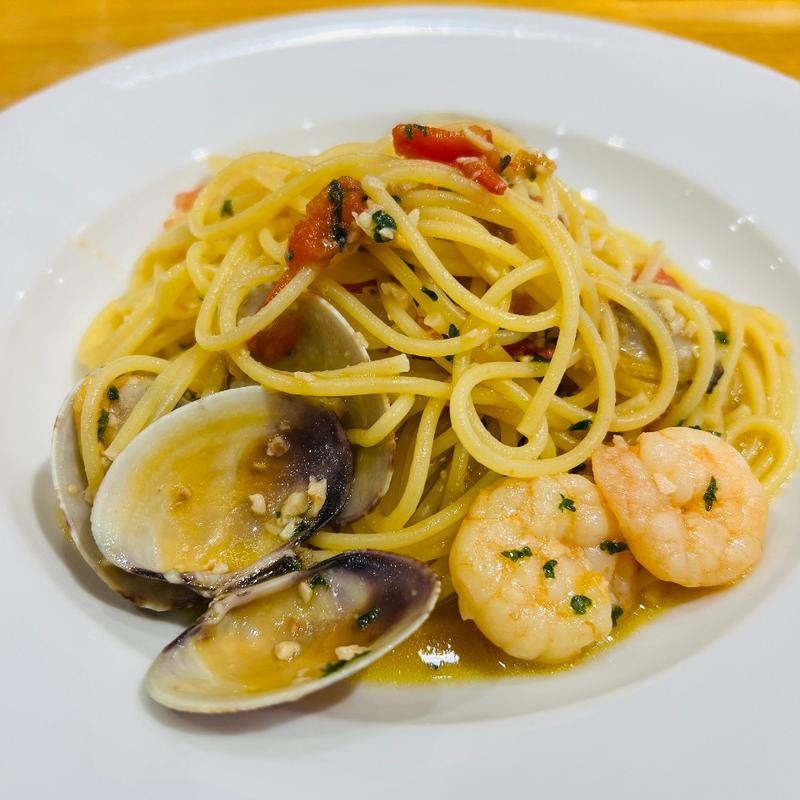 海老と浅利.フレッシュトマトのペペロンチーノ(7丁目イタリア食堂Makita)