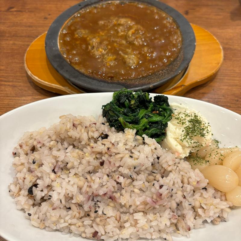 肉2倍牛すじ煮込みカレー3品トッピング(ホットスプーン 西新宿店（Hot Spoon）)