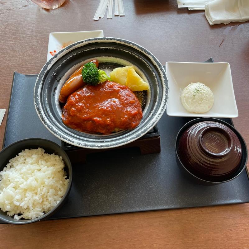 鉄板ハンバーグトマトソース(大和高原カントリークラブ )