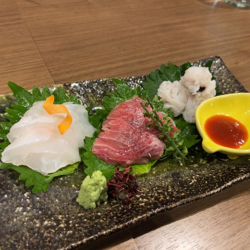 クエ、マグロの頭肉、ハモ(旬菜旬魚 彩り)