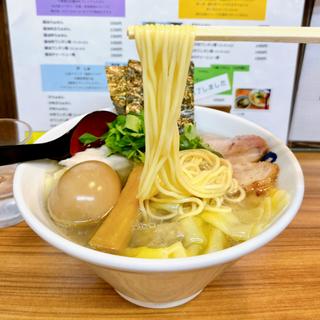汐ワンタン麺(らぁめん 葉月)