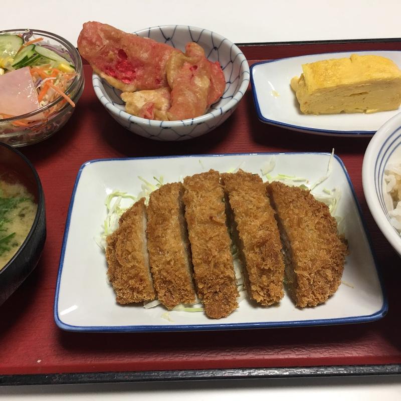 四品定食(まいどおおきに食堂 中央市場食堂)