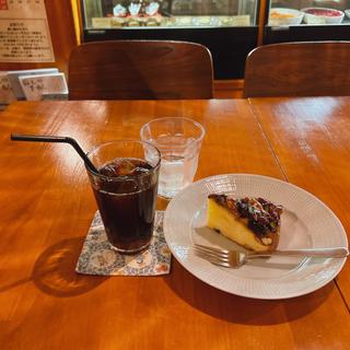 アイスコーヒー＋木の実のトルテ(SUKA （スカ）)