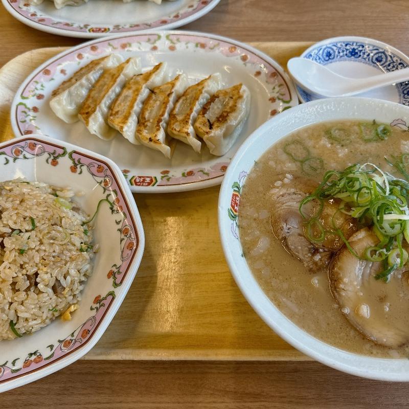 ラーメンセット(餃子の王将 亀の甲店)