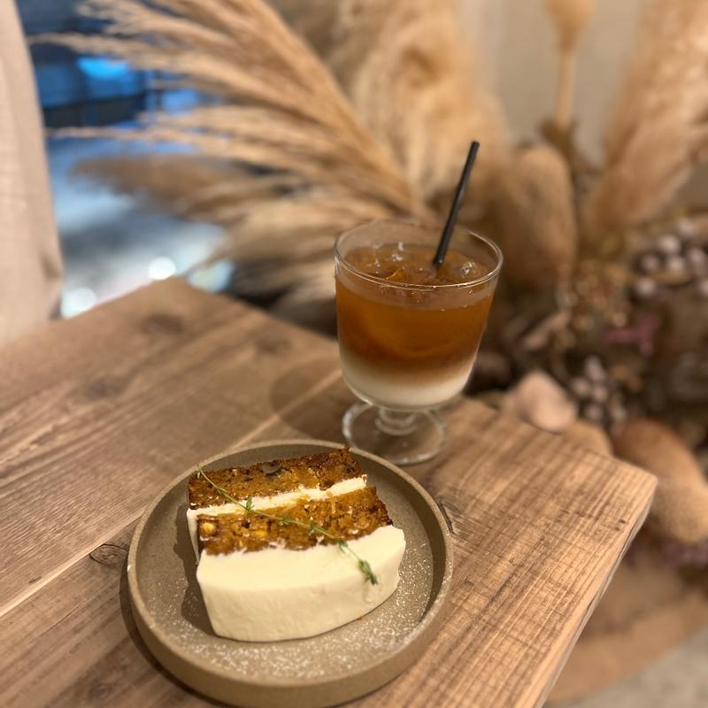 キャロットケーキ(カフェと屋上BBQ Pier's CAFE&ROOFTOP （かふぇとおくじょうばーべきゅー ぴあーず かふぇあんどるーふとっぷ ）)