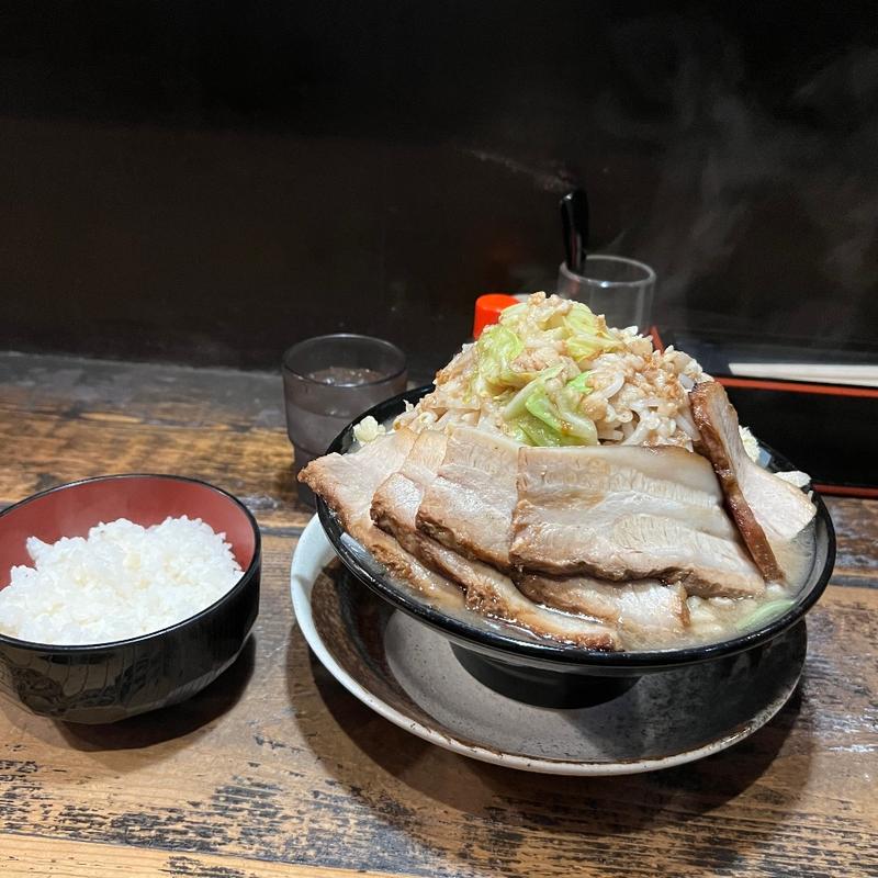 どてちんチャーシュー　ヤサイマシマシ他マシ(らーめん 勝三)