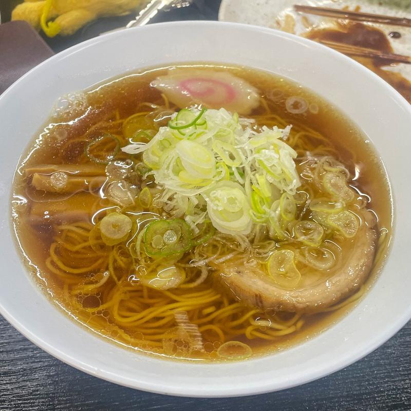 醤油ラーメン(山汁らーめん)