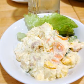 ポテトサラダ(もつ焼き串焼き 肉の佐藤 藤沢店)