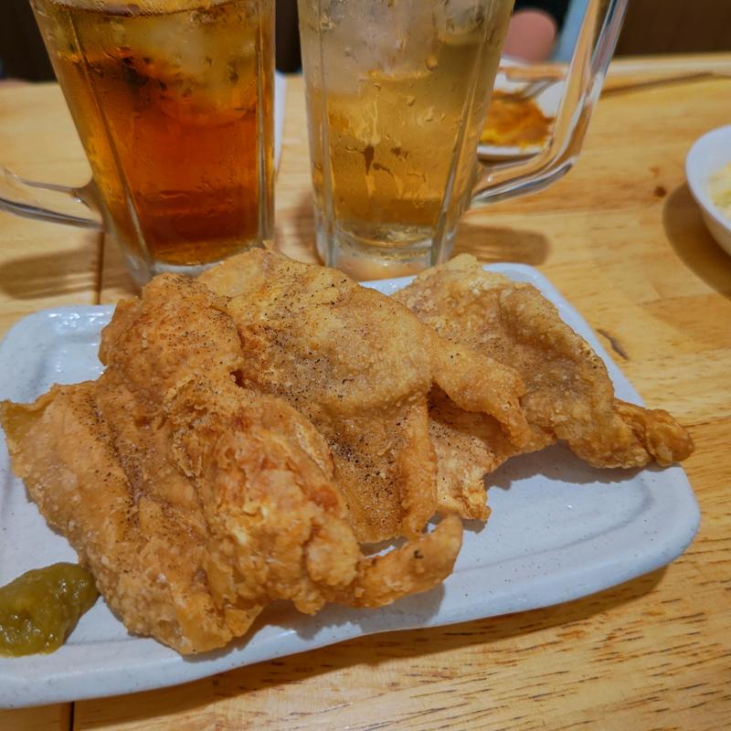 鶏皮せんべい(もつ焼き串焼き 肉の佐藤 藤沢店)