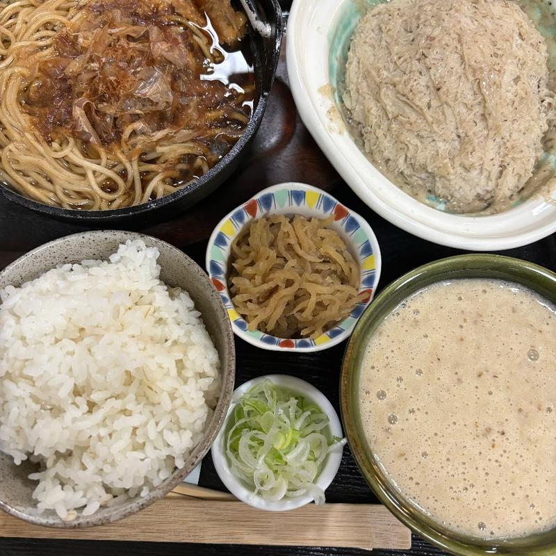 豚の角煮蕎麦(いも汁処　本丸 )