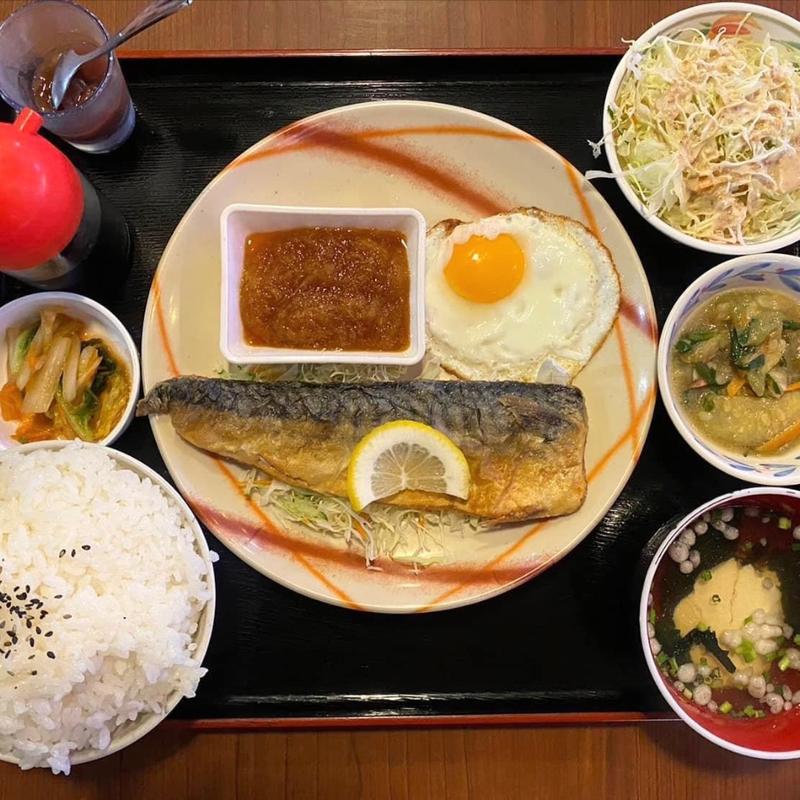 Bランチ 鯖の塩焼き定食(アクアリュウム喫茶 慈伴賜)