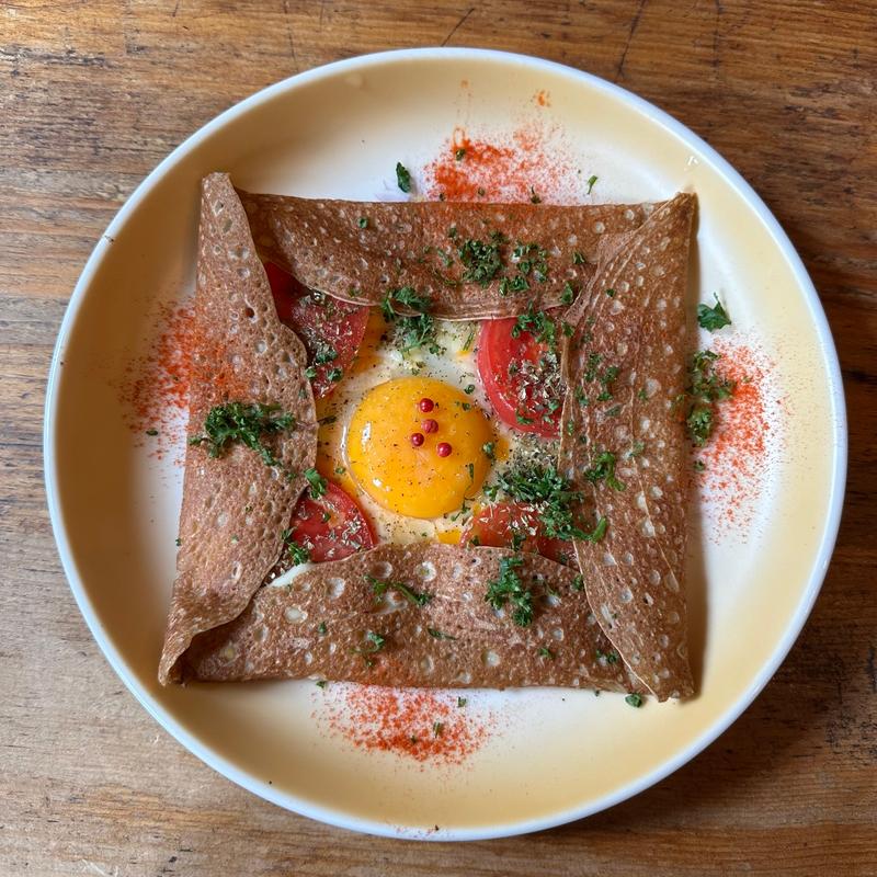 トマト卵チーズのガレット(オレガノ風味)(オ・タン・ジャディス)