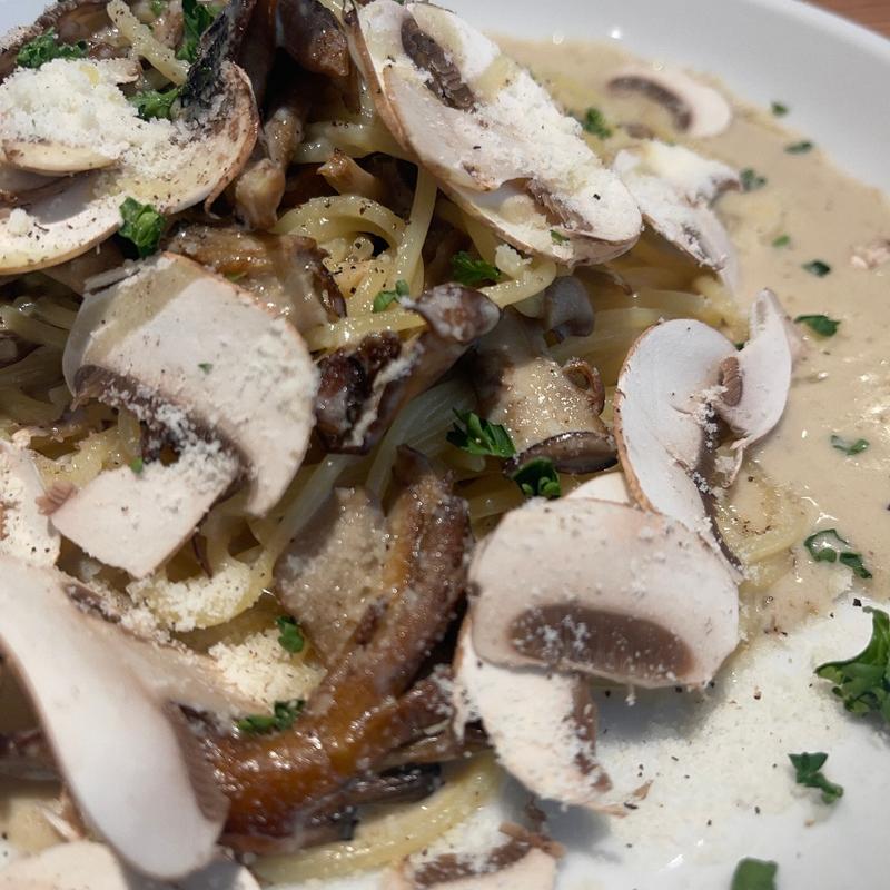 トリュフ香る！いろいろきのこのクリームソース(ASTA!!)