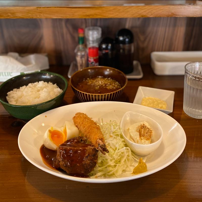 ハンバーグ半熟卵とエビフライ(ランチ)(フタバ)