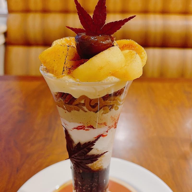 渋皮栗と柿のブリュレパフェ(ロイヤルホスト西川口店)