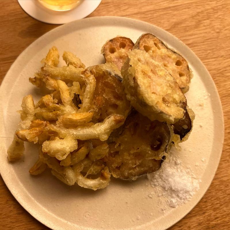 田島蓮根とピーナッツもやしの天ぷら(the sunset beach)