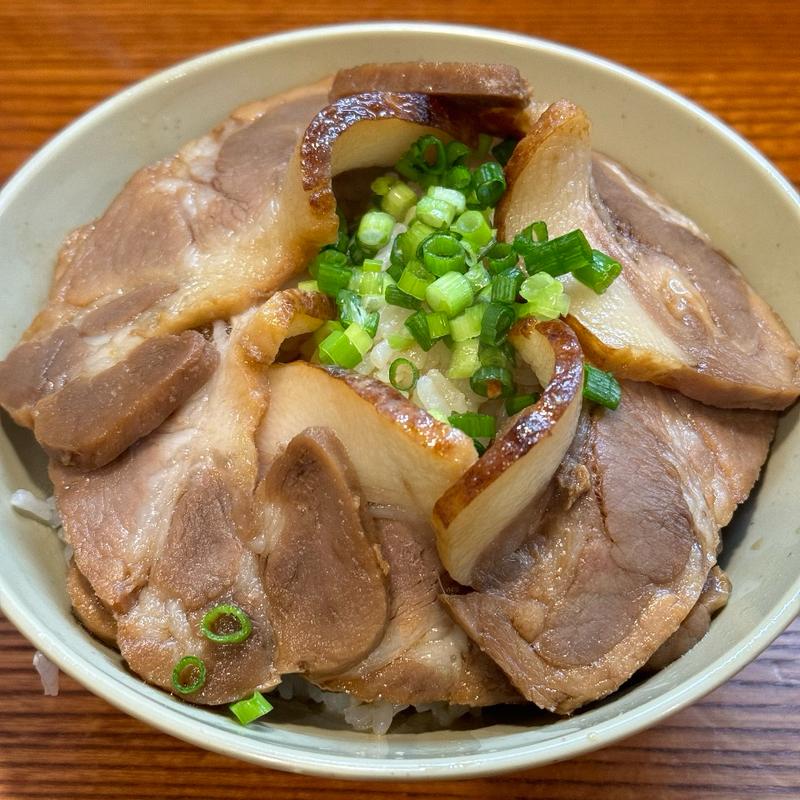 チャーシュー丼(辛麺屋桝元本店)