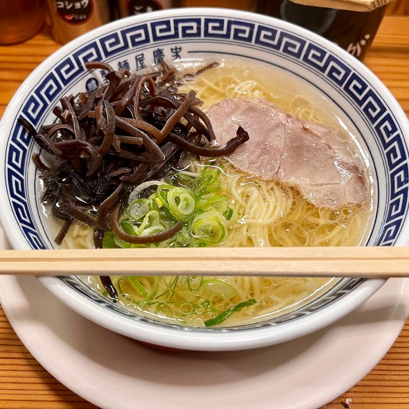 塩ラーメン(製麺屋慶史直営 まる麺西月隈 （せいめんやけいしちょくえい まるめんにしつきくま）） )