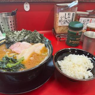 ラーメン(王道家直系IEKEI TOKYO)