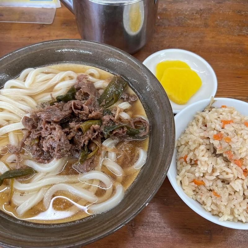 肉うどん かしわ飯(牧のうどん 空港店)