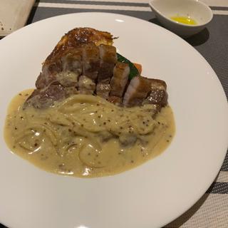 肉料理　ポークソテー(小さなビストロ マルカッサン)