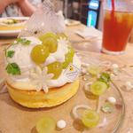 シャインマスカットパンケーキ(カフェ アクイーユ 恵比寿)