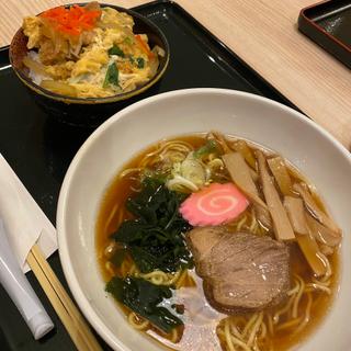 醤油ラーメンとミニカツ丼セット(枝幸温泉　ホテル　ニュー幸林 )