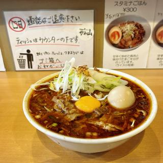 トッピング入り肉ニラスタミナメン(かみ山)