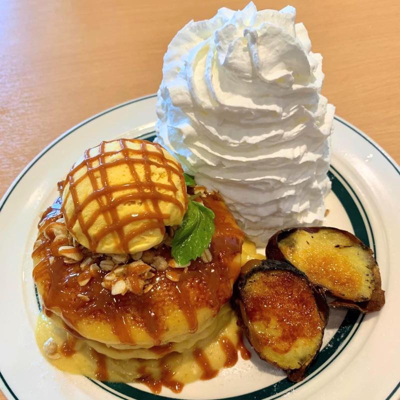 スイートポテトと焼き芋のパンケーキ(Eggs 'n Things 原宿店)
