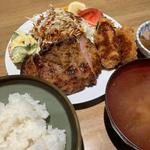 味噌漬け豚ロース&イカフライ定食(どんまい亭)